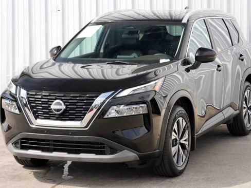 Used 2022 Nissan Rogue SV w/ SV Premium Package image 42