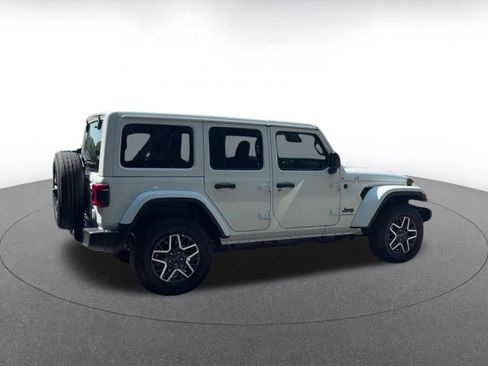 Used 2025 Jeep Wrangler Unlimited Sahara AWD/4WD image 15