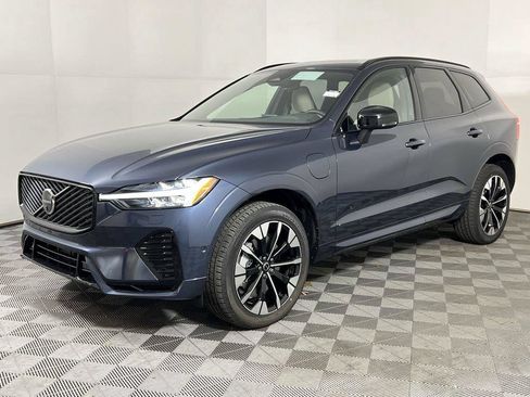 Used 2026 Volvo XC60 T8 Plus w/ Protection Package Premier AWD/4WD image 4