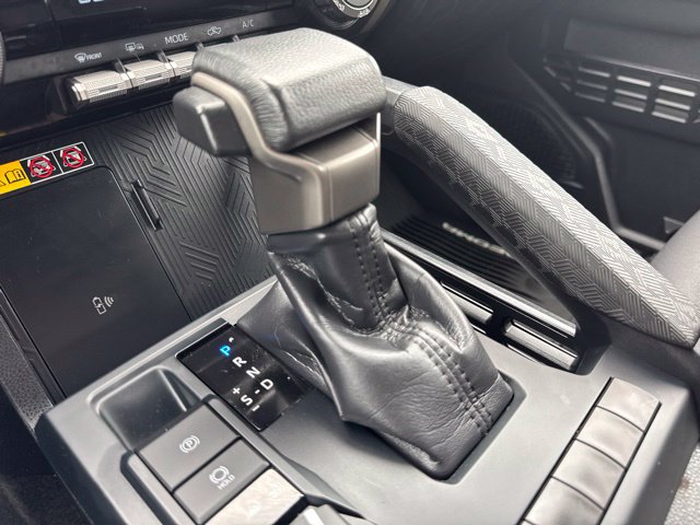 Used 2024 Toyota Tacoma SR5 AWD/4WD image 9