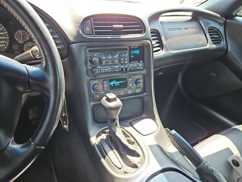 Used 1999 Chevrolet Corvette Convertible w/ Memory Pkg RWD image 17