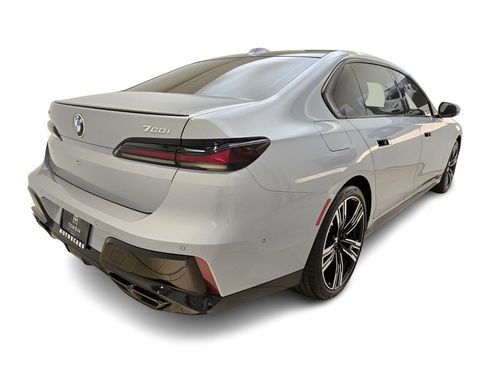 Used 2025 BMW 760i xDrive 760i xDrive image 9