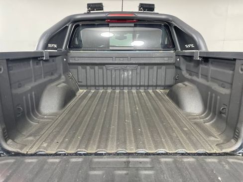 Used 2018 Chevrolet Colorado ZR2 w/ ZR2 Dusk Special Edition AWD/4WD image 13