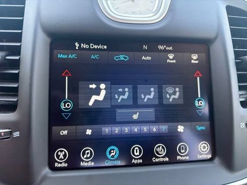 Used 2017 Chrysler 300 Limited RWD image 23