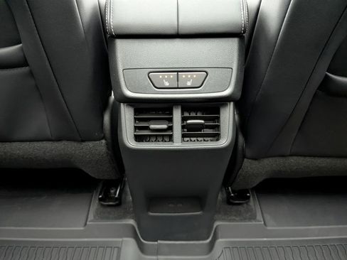 New 2026 GMC Terrain Denali w/ LPO, Black Badging Package image 32