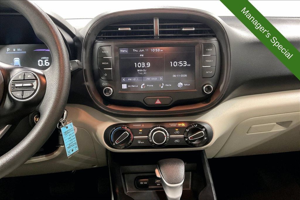 Used 2025 Kia Soul LX w/ LX Technology Package FWD image 7