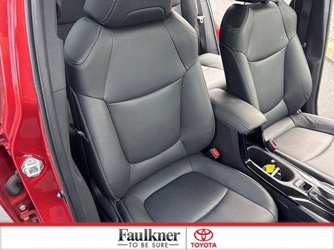 Certified 2025 Toyota Corolla Cross XLE image 17