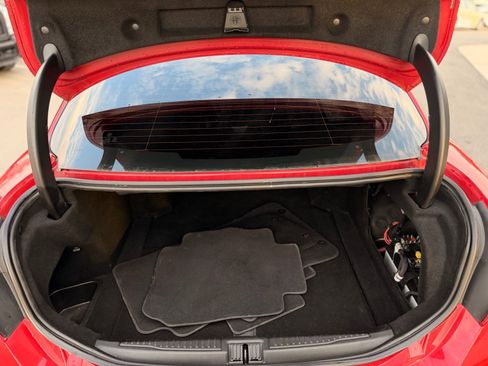 Used 2017 Alfa Romeo Giulia w/ Sport Appearance Package RWD image 31