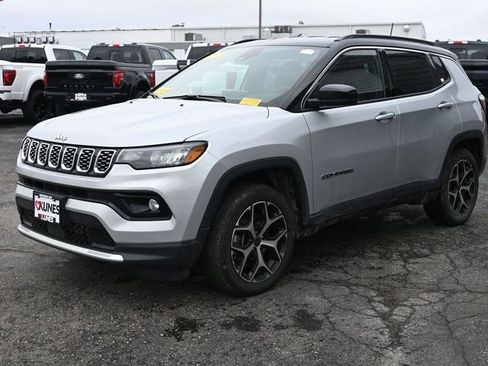 Used 2025 Jeep Compass Limited image 11