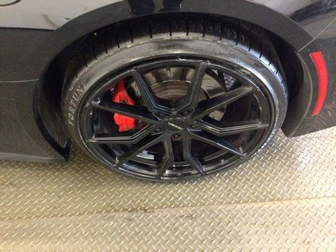 Used 2014 Chevrolet Corvette Stingray Convertible w/ 2LT Preferred Equipment Group image 21