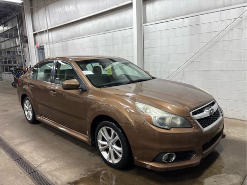 Used 2013 Subaru Legacy 2.5i Limited image 2