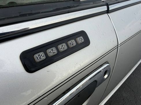 Used 2006 Mercury Grand Marquis LS RWD image 7