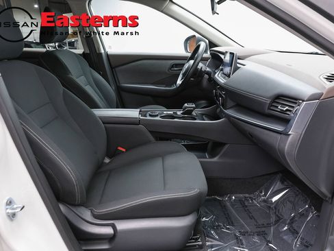 Used 2023 Nissan Rogue S AWD/4WD image 24
