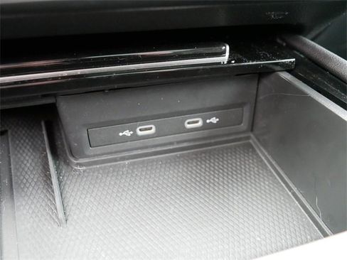 Certified 2025 Volkswagen Atlas SE image 36