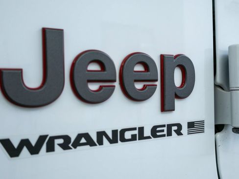 Used 2025 Jeep Wrangler Unlimited Rubicon AWD/4WD image 30