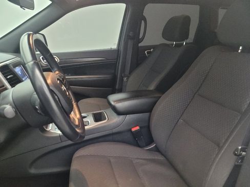 Used 2018 Jeep Grand Cherokee Laredo RWD image 17