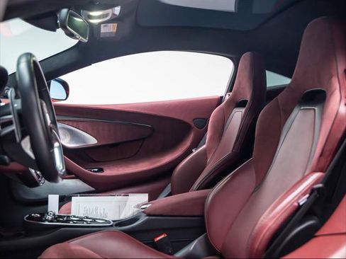 Used 2023 McLaren GT RWD image 22