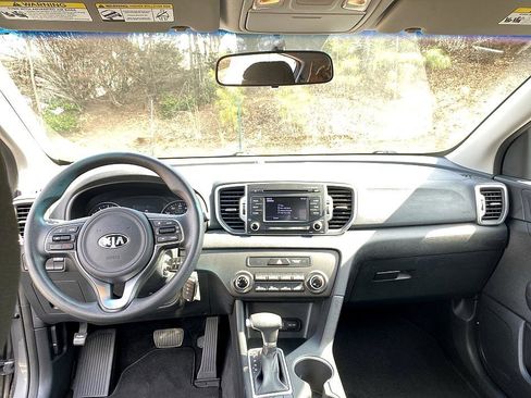 Used 2018 Kia Sportage LX image 18