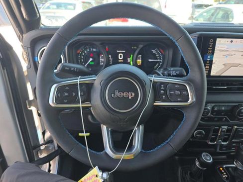Used 2024 Jeep Wrangler High Altitude AWD/4WD image 7
