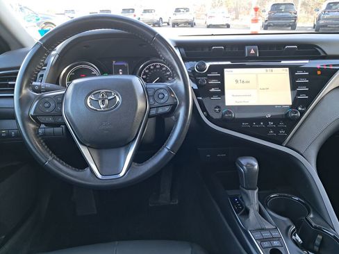 Used 2020 Toyota Camry SE image 8