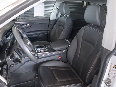 Used 2023 Audi Q8 Premium w/ Convenience Package AWD/4WD image 8