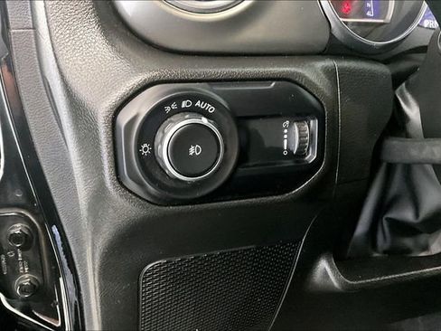 Used 2023 Jeep Wrangler Unlimited Sahara w/ Cold Weather Group AWD/4WD image 39
