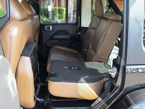 Used 2023 Jeep Wrangler Unlimited Sahara AWD/4WD image 35