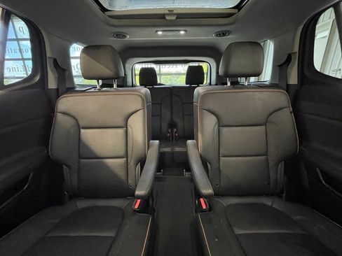 Used 2022 GMC Acadia AT4 w/ Technology Package AWD/4WD image 32