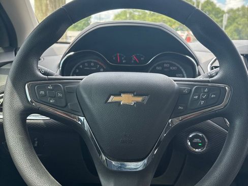 Used 2017 Chevrolet Cruze LT w/ Sun And Sound Package image 14