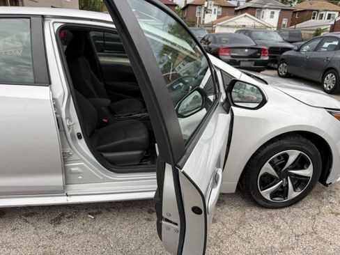 Used 2020 Toyota Corolla LE FWD image 18