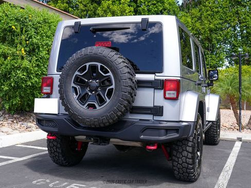 Used 2016 Jeep Wrangler Unlimited Rubicon image 8