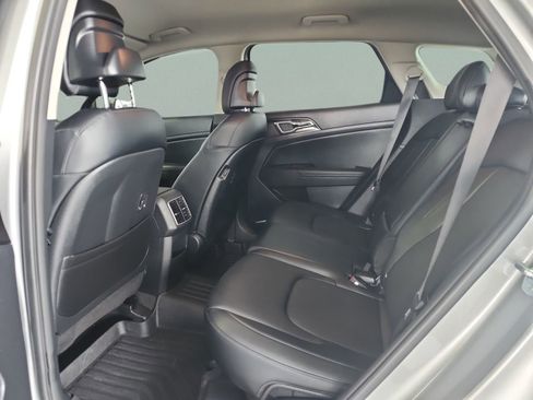 Used 2024 Kia Sportage EX FWD image 17