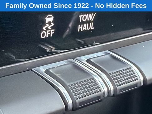Used 2024 RAM 1500 Laramie RWD image 32