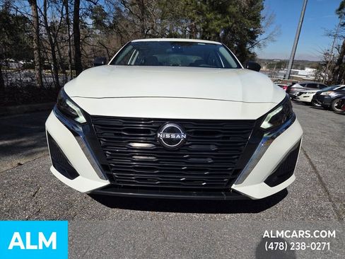 Used 2025 Nissan Altima 2.5 SV image 17