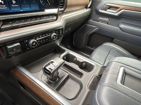 Used 2022 Chevrolet Silverado 1500 High Country w/ High Country Premium Package AWD/4WD image 14