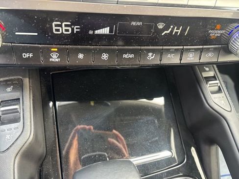 Used 2025 Kia Telluride EX image 16