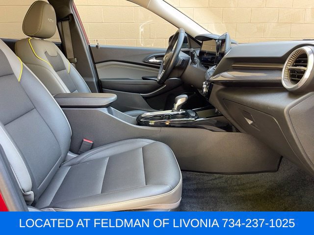 Used 2024 Chevrolet Trax ACTIV w/ Driver Confidence Package FWD image 28