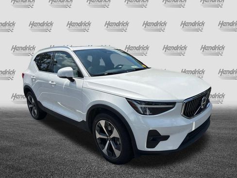 Used 2023 Volvo XC40 B5 Plus w/ Protection Package Premier AWD/4WD image 2