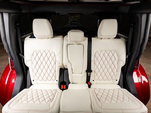 Used 2025 Ford Bronco Heritage Edition image 34