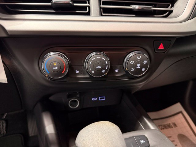 Used 2024 Chevrolet Trax RS w/ Driver Confidence Package FWD image 17