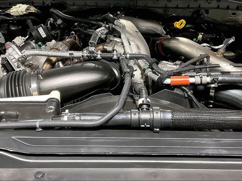 Used 2026 Ford F450 Platinum w/ FX4 Off-Road Package image 12