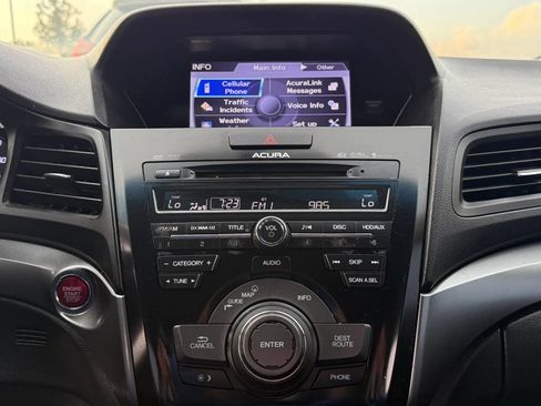 Used 2013 Acura ILX w/ Technology Package FWD image 22