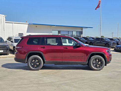 New 2025 Jeep Grand Cherokee L Altitude image 6