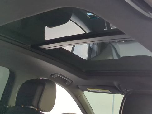 Used 2023 Audi e-tron S Premium Plus image 21