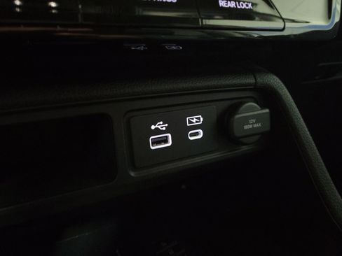 Used 2023 Honda Pilot EX-L image 32