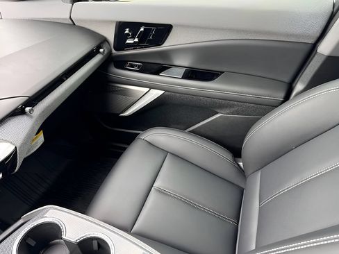 New 2027 Cadillac Optiq Luxury w/ LPO, Floor Liner Package AWD/4WD image 29