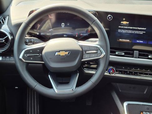 New 2026 Chevrolet Equinox LT w/ Convenience Package II AWD/4WD image 27