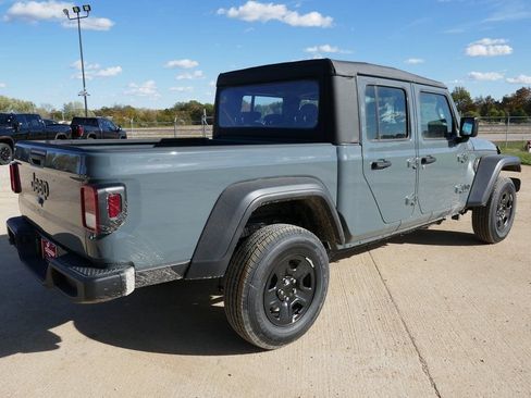 New 2026 Jeep Gladiator Sport AWD/4WD image 5