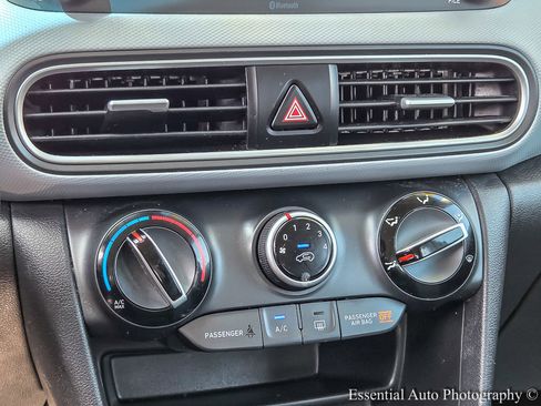 Used 2021 Hyundai Kona SE image 22