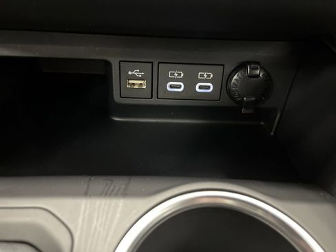 Used 2024 Toyota Highlander XLE image 24